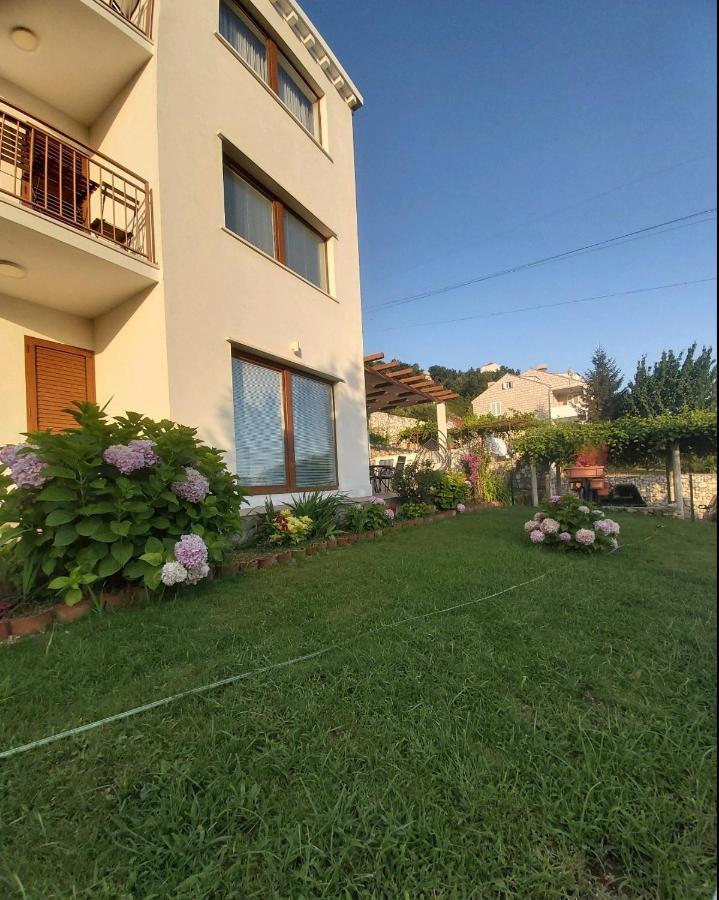 Villa Pergola -Apartment Roko Mlini Exterior foto