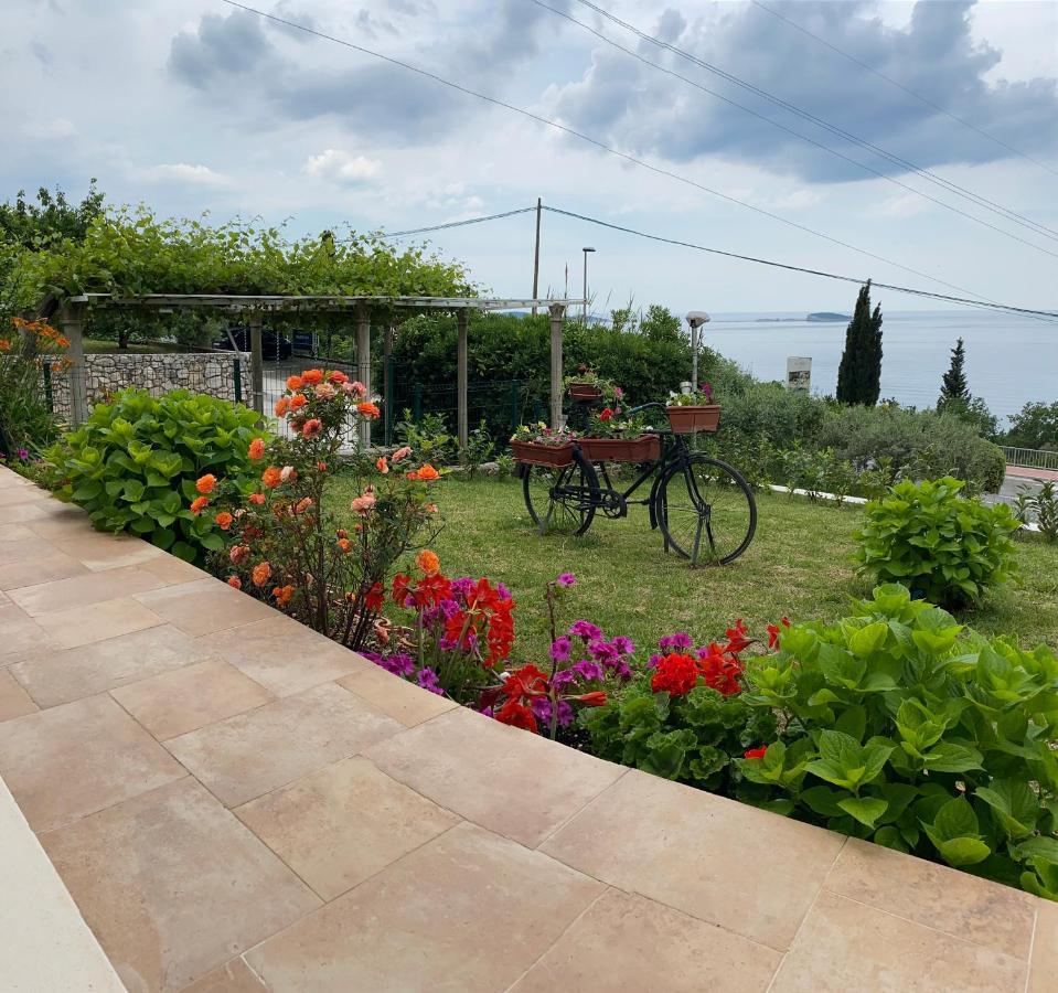 Villa Pergola -Apartment Roko Mlini Exterior foto
